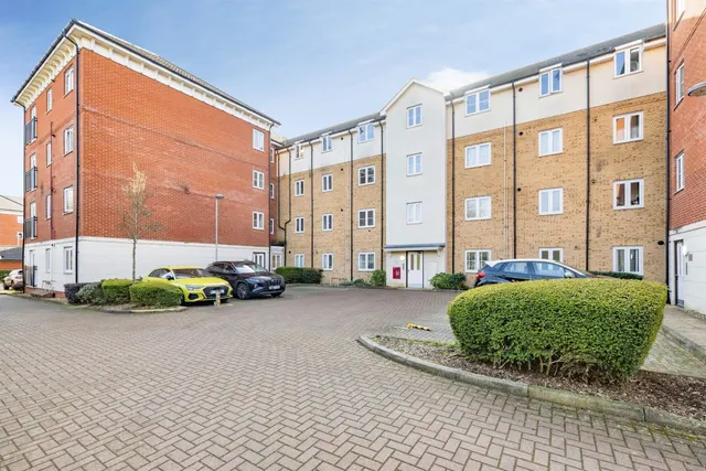 Baxter Road, Watford, photo 1