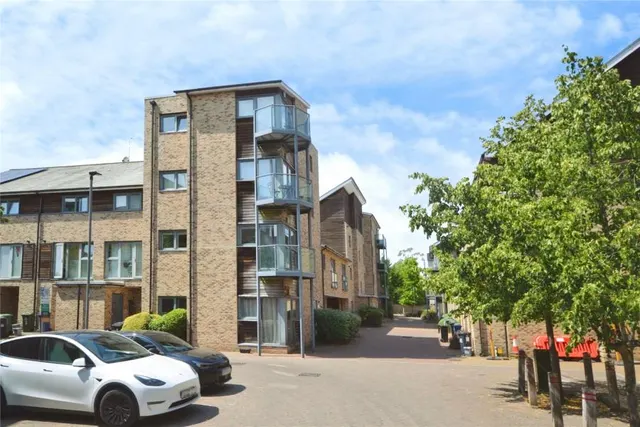 Scholars Walk, Cambridge, CB4, photo 1