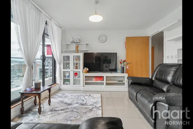 Geoffrey Watling Way, Norwich, NR1, photo 2