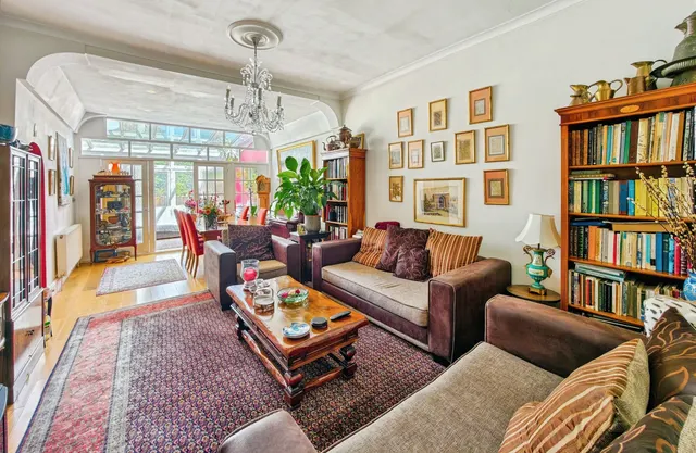 Staverton Road, London, NW2, photo 3