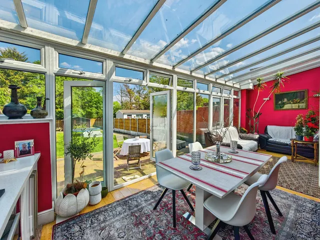 Staverton Road, London, NW2, photo 2