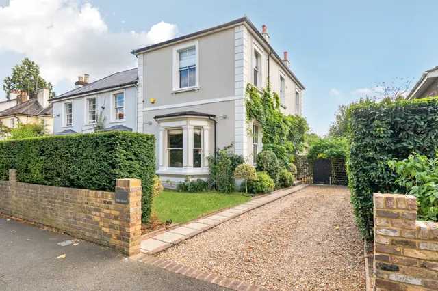 Vine Road, East Molesey, KT8, photo 1