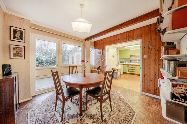 Photo 3 — Commonfields, West End, Woking, Surrey, GU24 9HZ