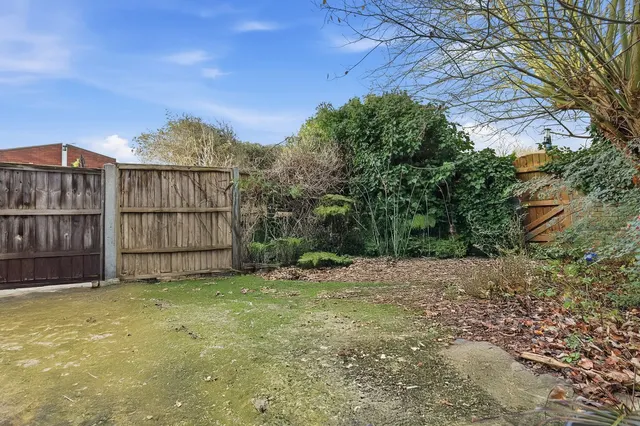 Photo 3 — Shillibeer Walk, Chigwell, IG7 6JA