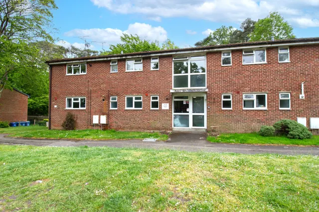 Elvetham Place, Fleet, GU51 4HJ, photo 1