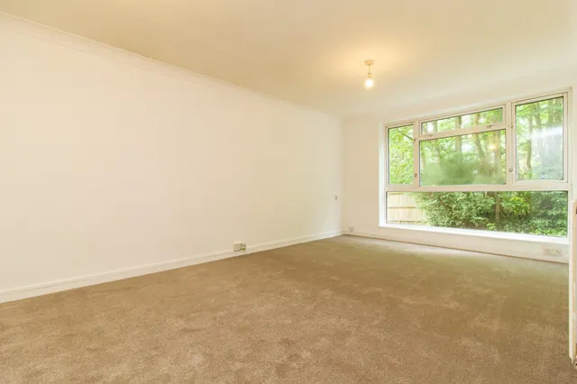 Photo 3 — Elvetham Place, Fleet, GU51 4HJ