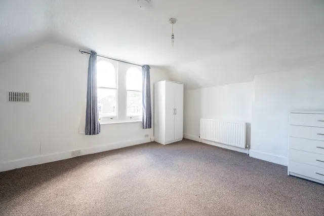 Photo 2 — Top Floor Flat, 80a Tyrwhitt Road, London