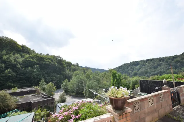 Hillside Terrace, Abertillery, NP13, photo 2