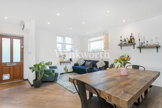 St Peters Mews, Warham Road, N4, photo 1