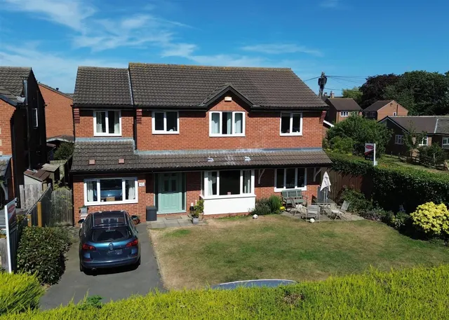 Kingfisher Drive, Aiskew, photo 1