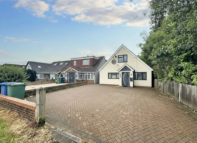 Harlington Road, Uxbridge, UB8, photo 1