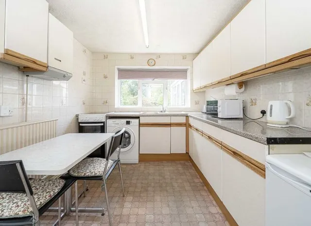 Photo 3 — Saxonbury Avenue, Sunbury-On-Thames, TW16