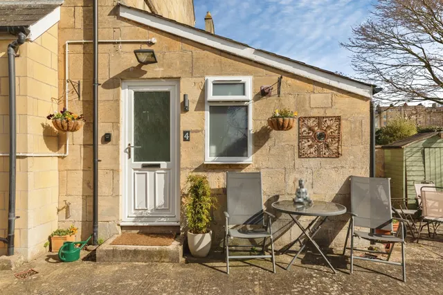 Bloomfield Avenue, Bath, photo 1