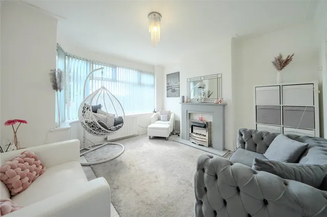 Allerton Grange Avenue, Leeds, LS17, photo 2