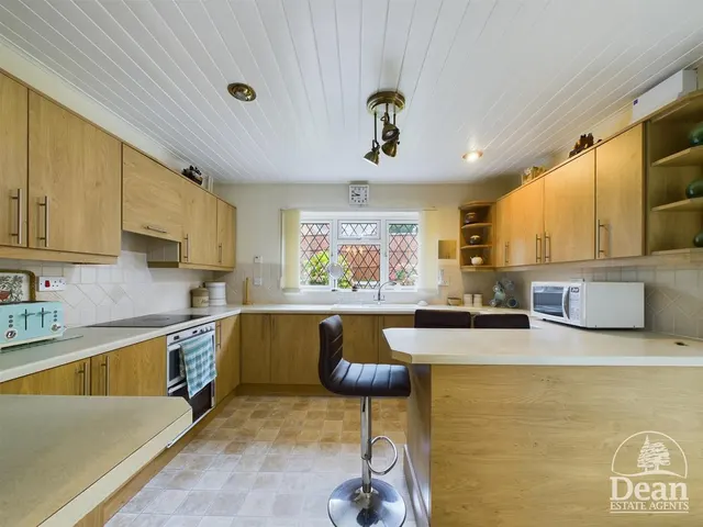 Church Road, Cinderford, GL14, photo 2