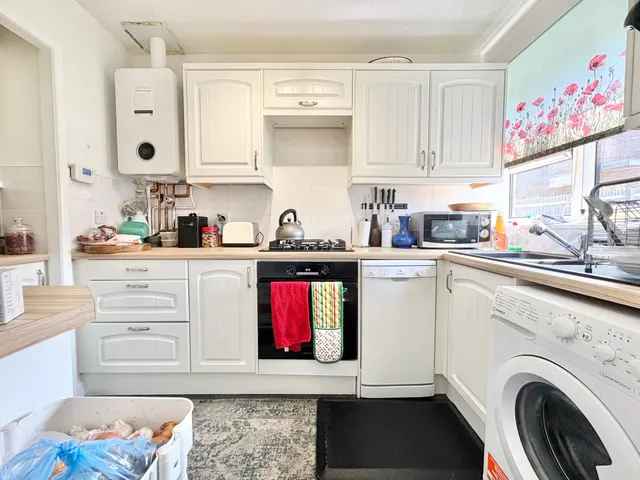 Germander Place, Conniburrow, MK14, photo 2