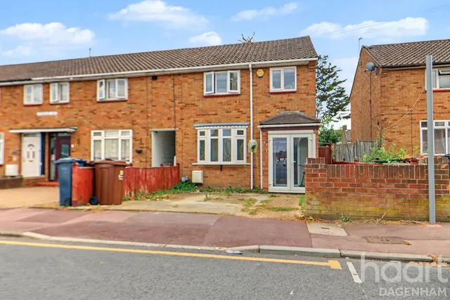 Rusholme Avenue, Dagenham, RM10, photo 1