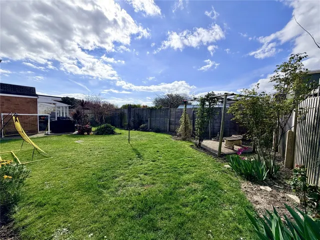 Pennington, Lymington, photo 2