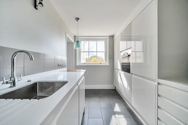 Photo 3 — 24 Cumberland Terrace, London