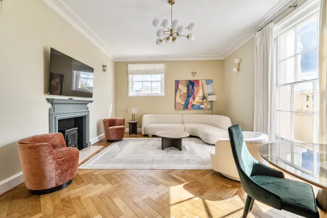 Photo 2 — 24 Cumberland Terrace, London