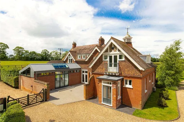 London Road, Six Mile Bottom, Newmarket, Suffolk, CB8 0UE, photo 1