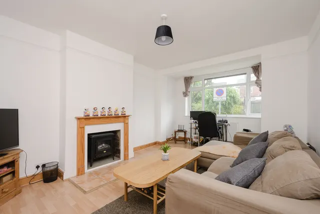 Cannon Hill Lane, London, SW20, photo 2