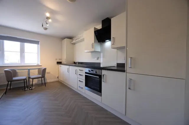 Barnaby Road, Bishops Cleeve, GL52, photo 3