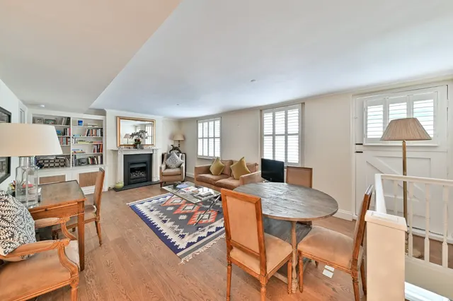 Atherstone Mews, South Kensington, London, SW7 5BX, photo 1