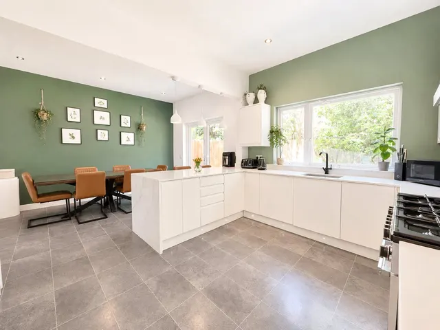 West Close, Prenton, CH43, photo 3