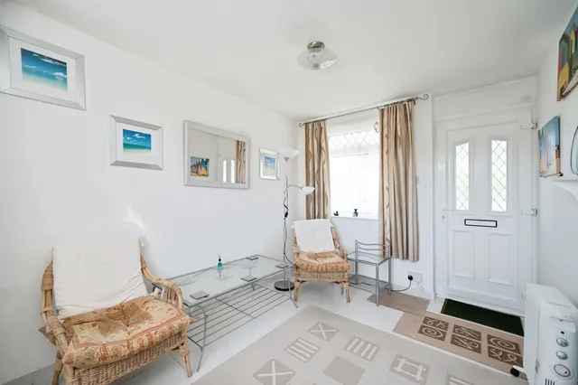 Salterns Lane, Hayling Island, PO11, photo 2