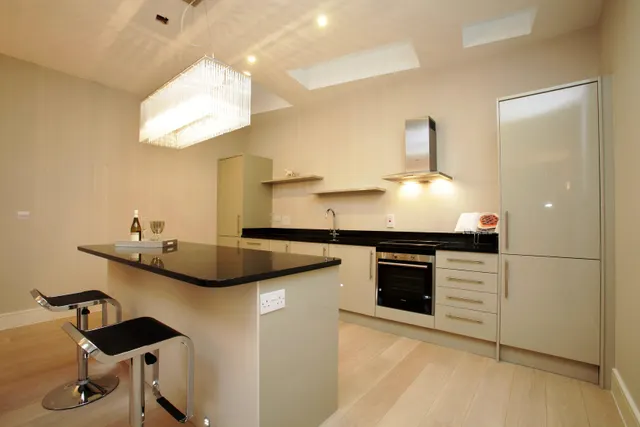 Colston Road, East Sheen, SW14, photo 2