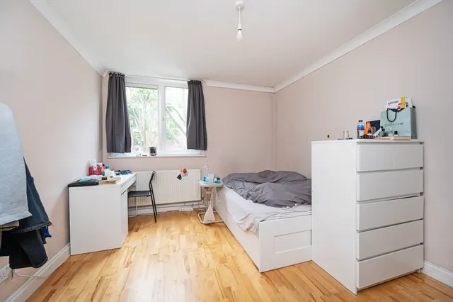 Photo 3 — 14 Buckland Court, St Johns Estate, London