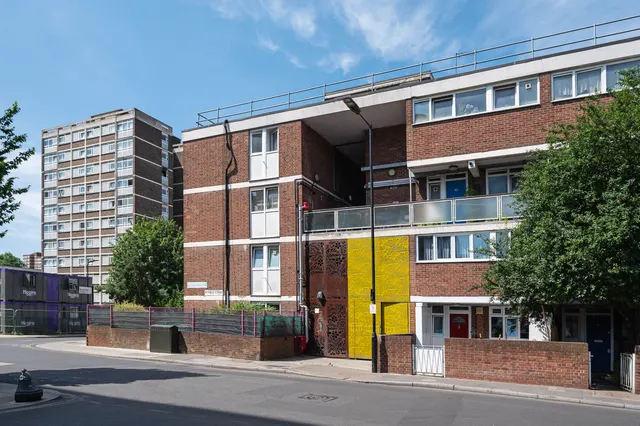 14 Buckland Court, St Johns Estate, London, photo 1