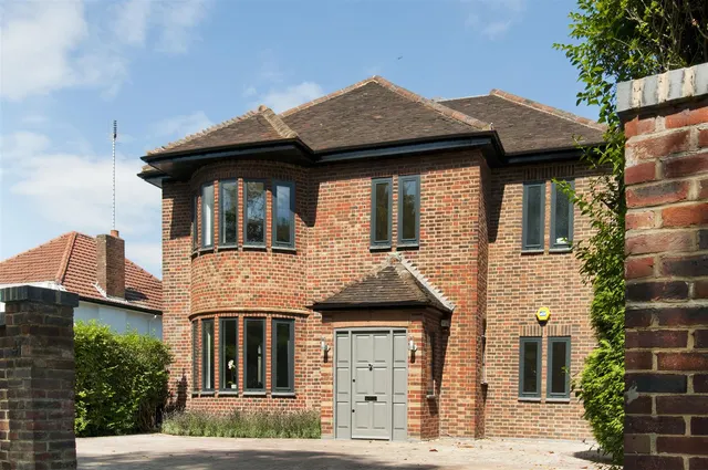 Hermitage Lane, Hampstead, NW2, photo 1
