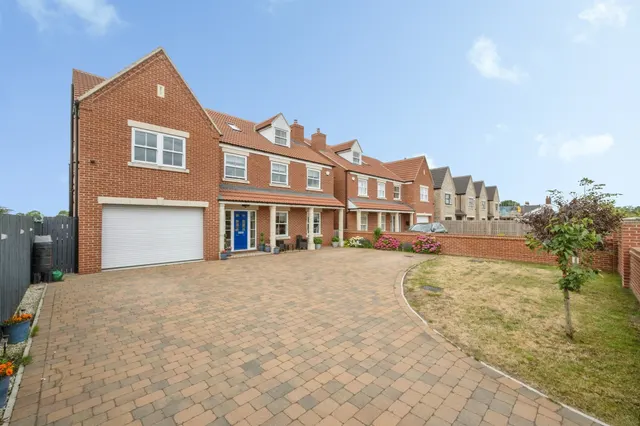 Sandtoft Road, Belton, Doncaster, photo 1