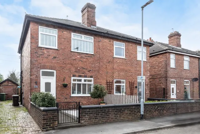 Queen Street, Castleford, photo 1
