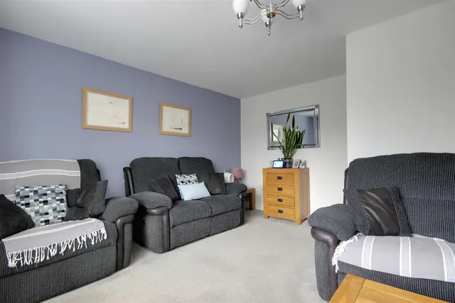 Photo 3 — Wolfreton Mews, Willerby, Hull