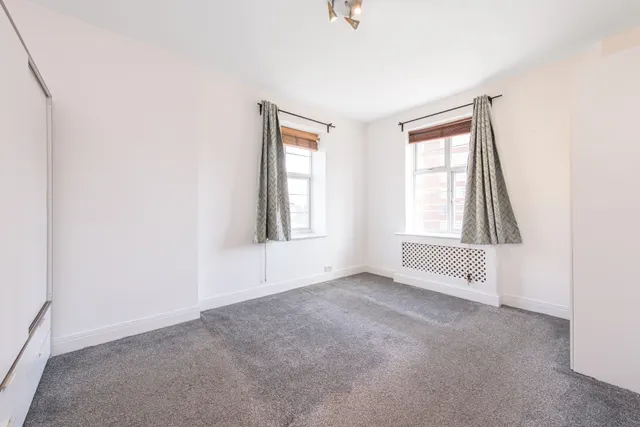 London, NW11, photo 2