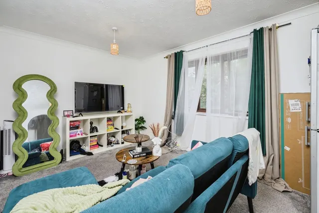 Finch Close, Plymouth, PL3, photo 2