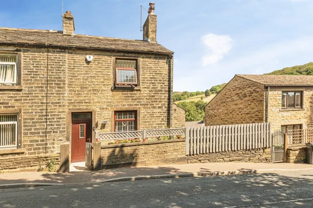 Holmfirth Road, New Mill, Holmfirth, photo 1