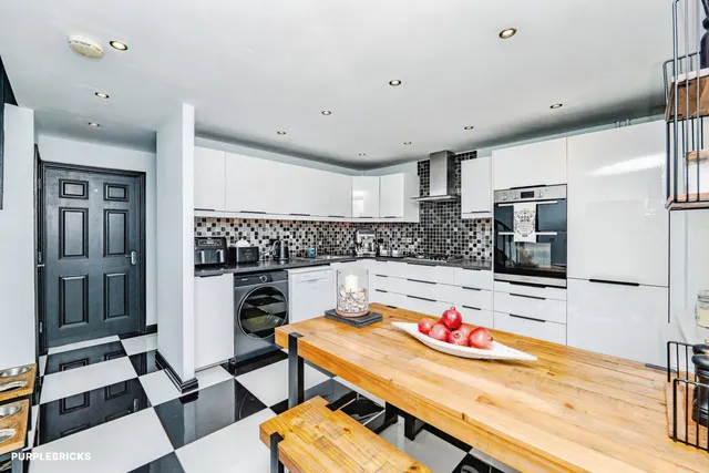 Longacres, Bridgend, CF31, photo 3