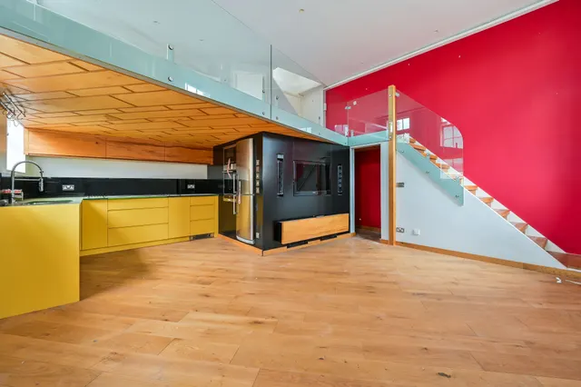Photo 3 — 22 Charlotte Court, 68b Old Kent Road, London