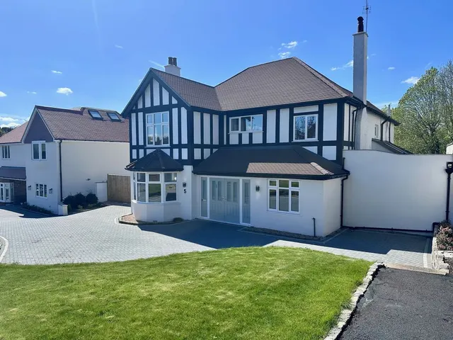 Photo 2 — Smitham Downs Road, Purley CR8 4NH
