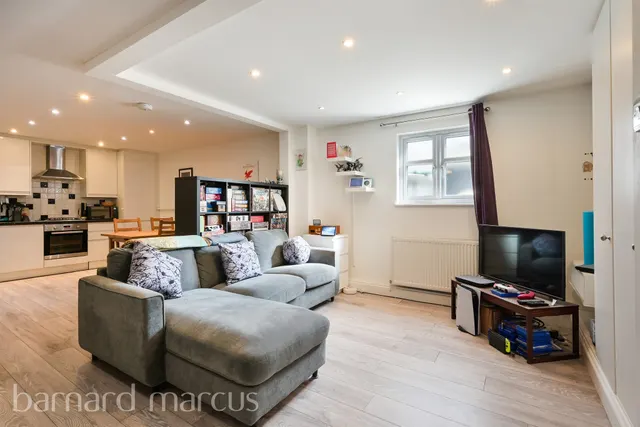 Barnett Wood Lane, Ashtead, KT21, photo 1