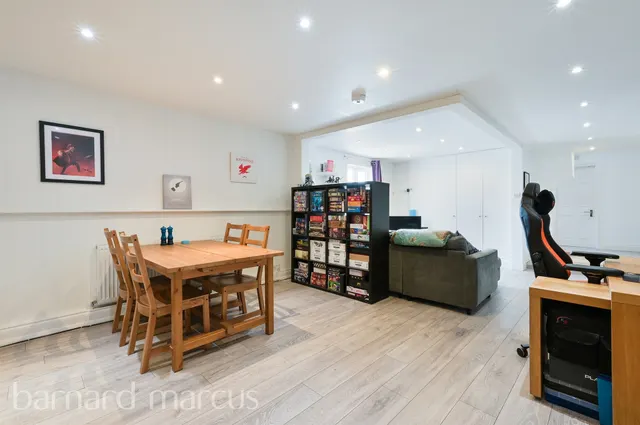 Barnett Wood Lane, Ashtead, KT21, photo 3