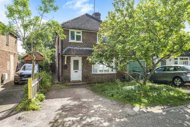 Oak Tree Close, Jacobs Well, GU4, photo 1