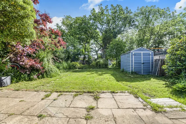 Oak Tree Close, Jacobs Well, GU4, photo 2