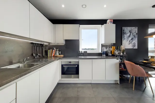 Photo 2 — Flat 63, Woodlark Apartments, 1 Damsel Walk, London