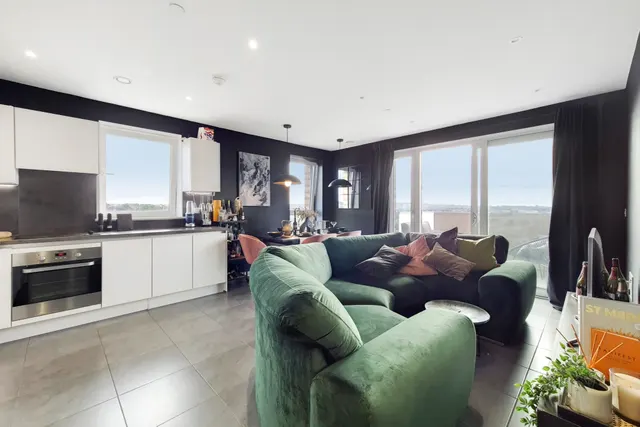 Flat 63, Woodlark Apartments, 1 Damsel Walk, London, photo 1