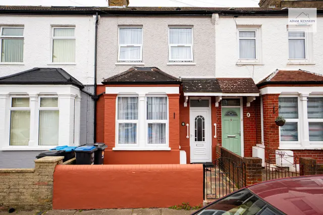 16 Junction Road, London, N9 7JU, photo 1